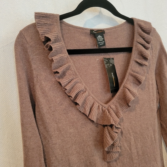 BCBG Brown Ruffle V-neck pullover Fall Sweater size Small New! - Picture 4 of 7